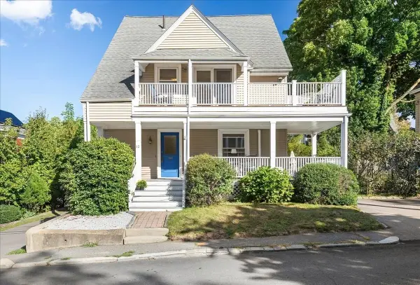 12 Barnes Rd #2, Newton, MA 02458