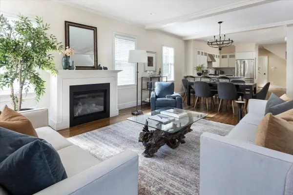 17 Davis Ave. #1, Brookline, MA 02445