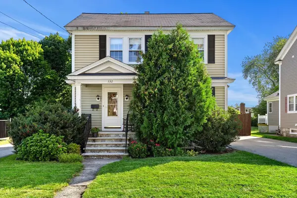 132 Luce St, Lowell, MA 01852