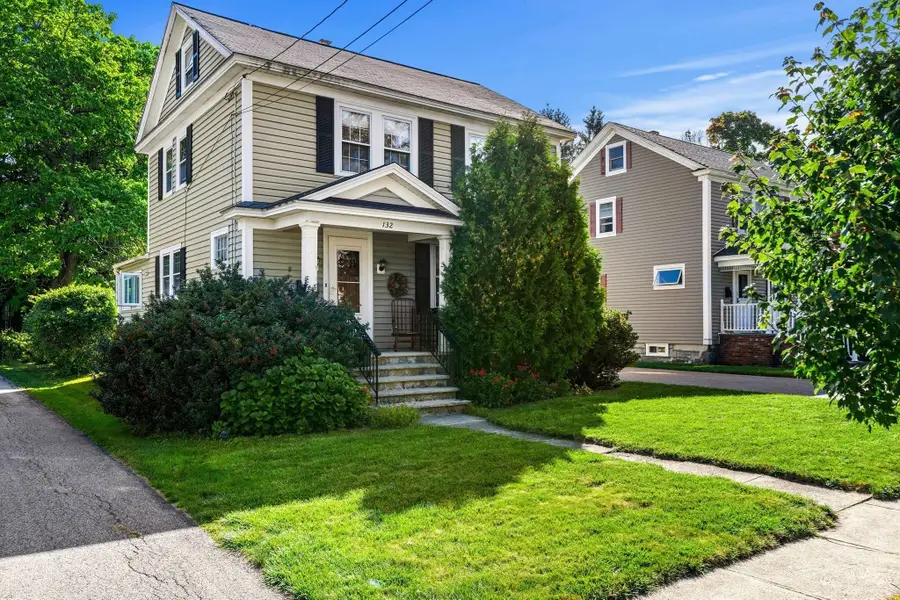 132 Luce St, Lowell, MA 01852 - #3