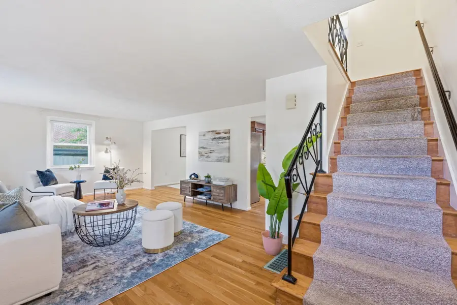 118-120 Edinboro St #118, Newton, MA 02460 - #3