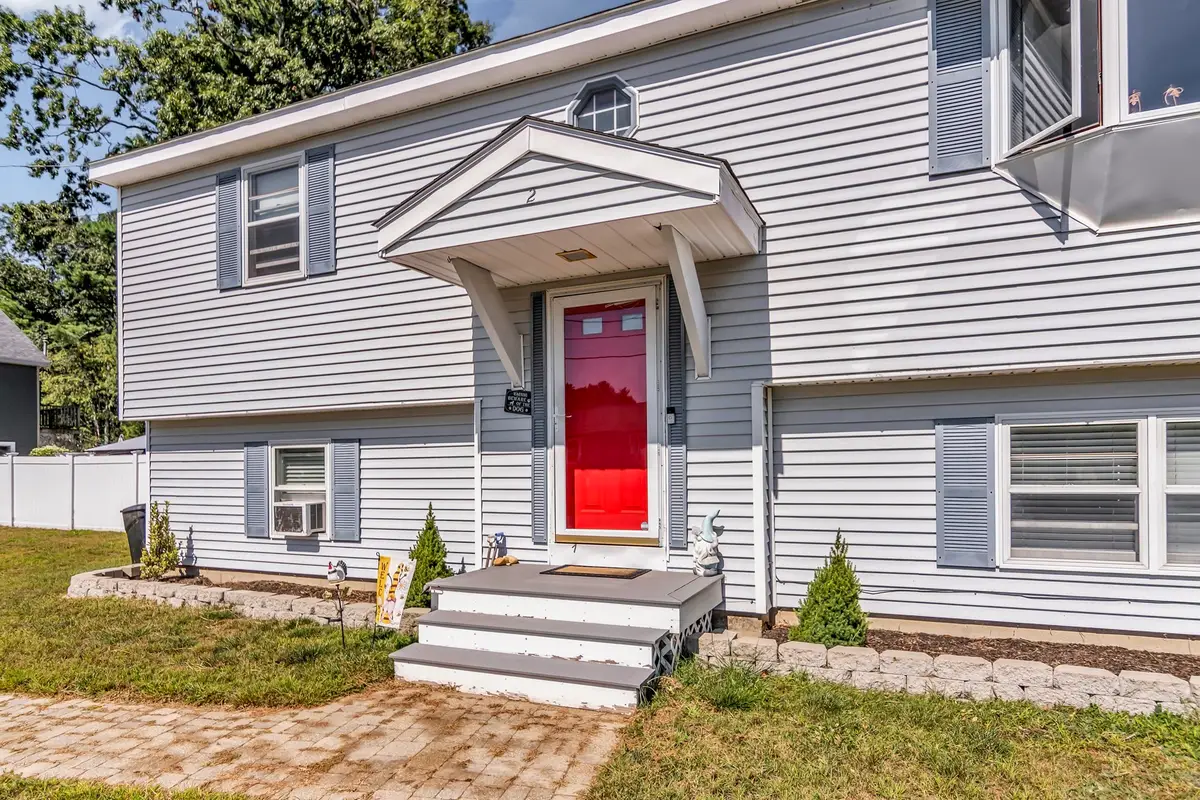 2 Pine St, Salisbury, MA 01952 - #1