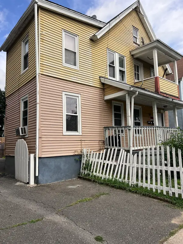 60 Montmorenci St., Springfield, MA 01107