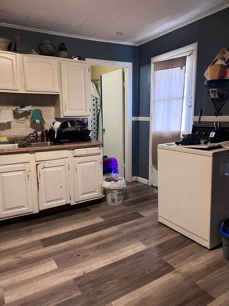60 Montmorenci St., Springfield, MA 01107 - #3