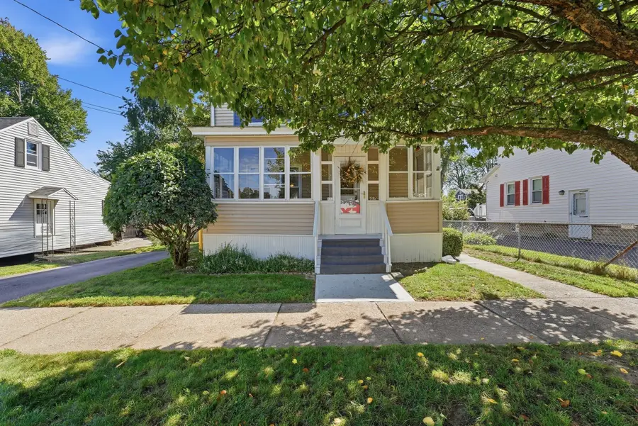 57 Maple St, West Springfield, MA 01089 - #3