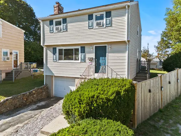 18 Thompson Ln, Lynn, MA 01904