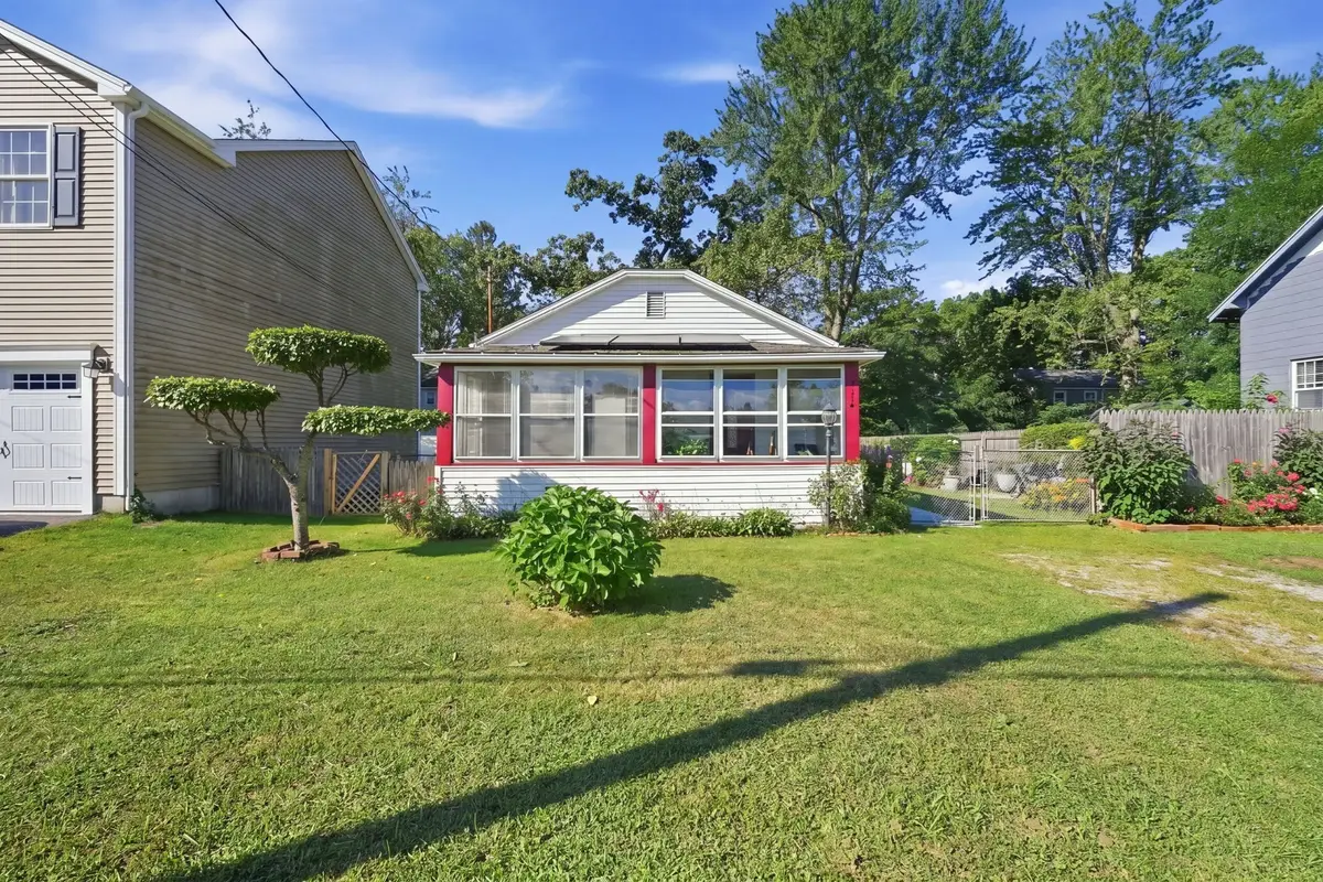 114 Hood St, Springfield, MA 01109 - #1