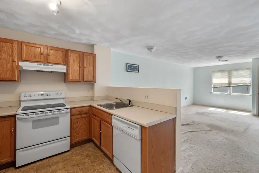 107 Foster St #304, Peabody, MA 01960 - #3