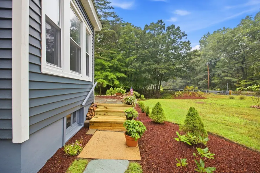 583 Main St, Warren, MA 01083 - #3