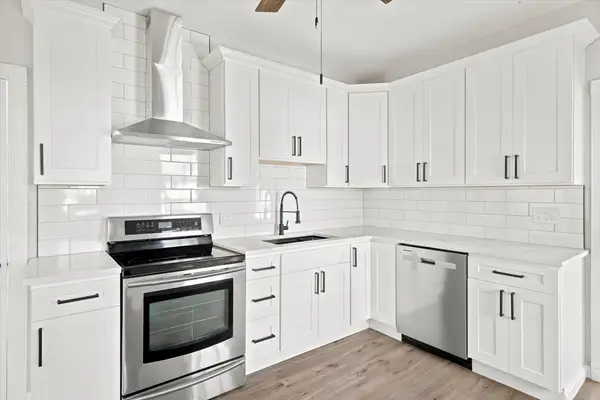 51 Hampshire St, Lowell, MA 01850