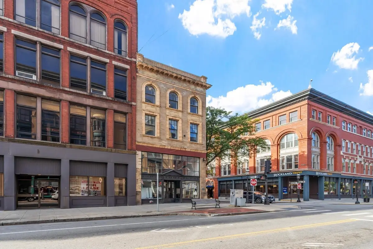 160 Merrimack St #D, Lowell, MA 01852 - #1