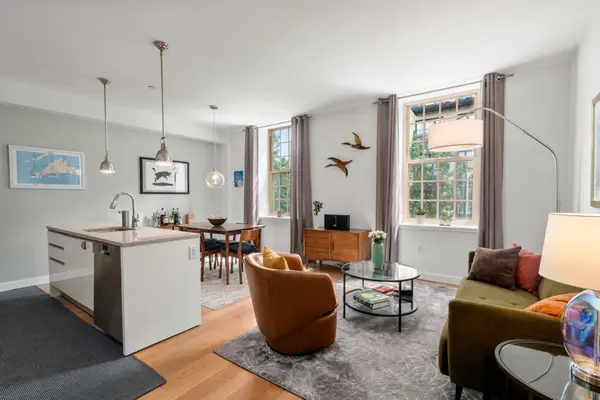 7 Warren Ave #15, Boston, MA 02116