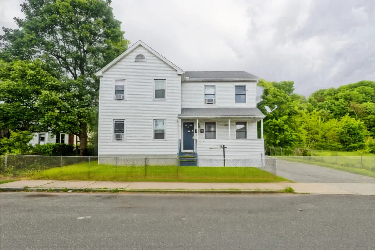 9-11 Richelieu St, Springfield, MA 01105 - #1
