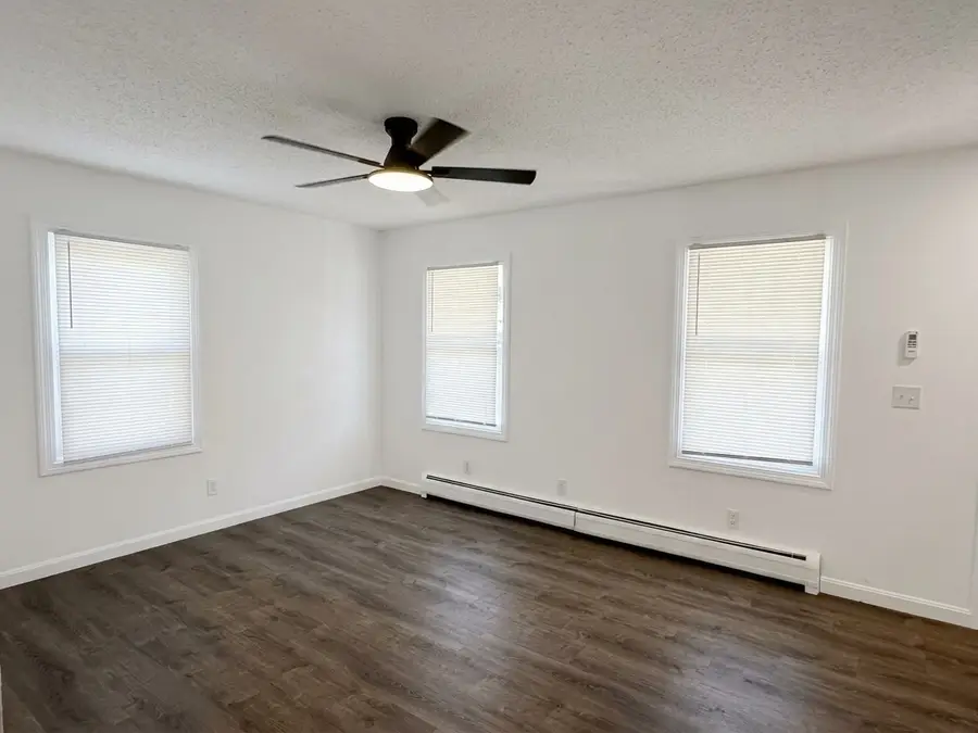 9-11 Richelieu St, Springfield, MA 01105 - #3