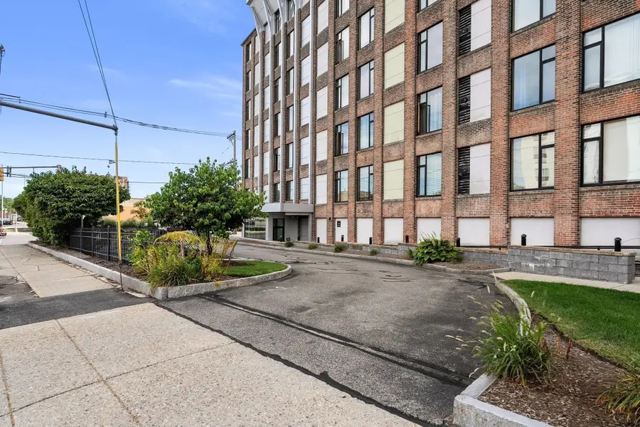 147 Centre Street #301, Brockton, MA 02301 - #3