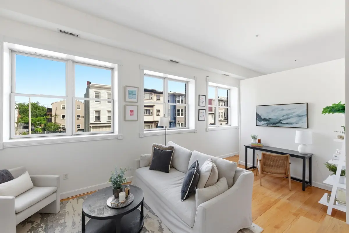 156 Chelsea Street #R201, Boston, MA 02128 - #1