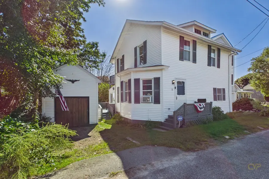 7 Bayview Ave, Fairhaven, MA 02719 - #3