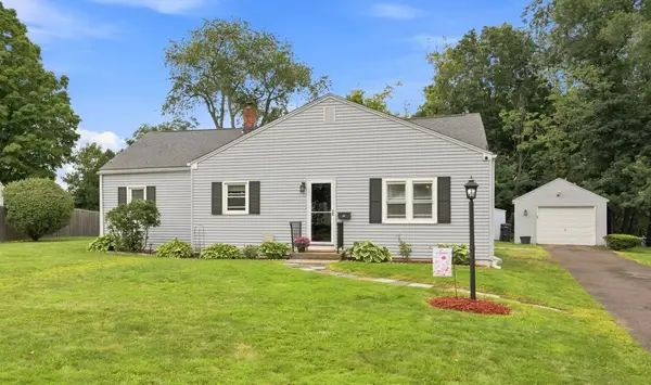 12 Park Ave, Holyoke, MA 01040