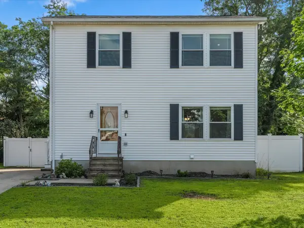 6 Buttonwood Ln, Acushnet, MA 02743