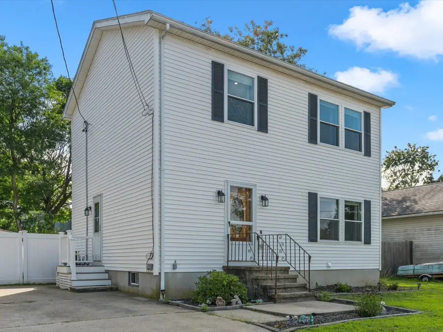 6 Buttonwood Ln, Acushnet, MA 02743 - #2