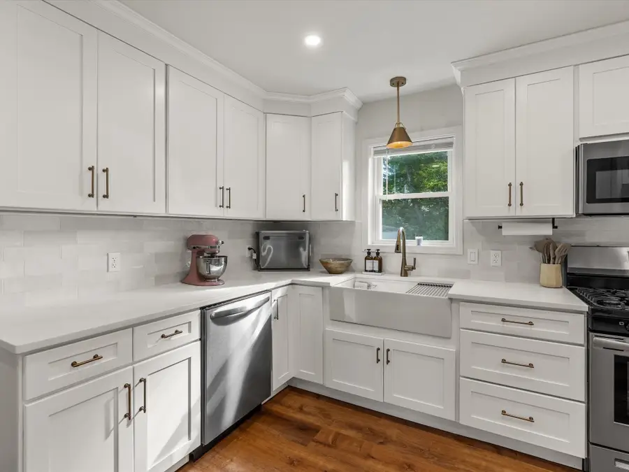 6 Buttonwood Ln, Acushnet, MA 02743 - #3