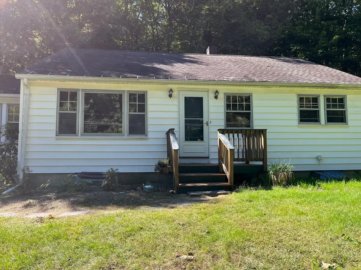 390 Worcester Rd, Barre, MA 01005 - #1