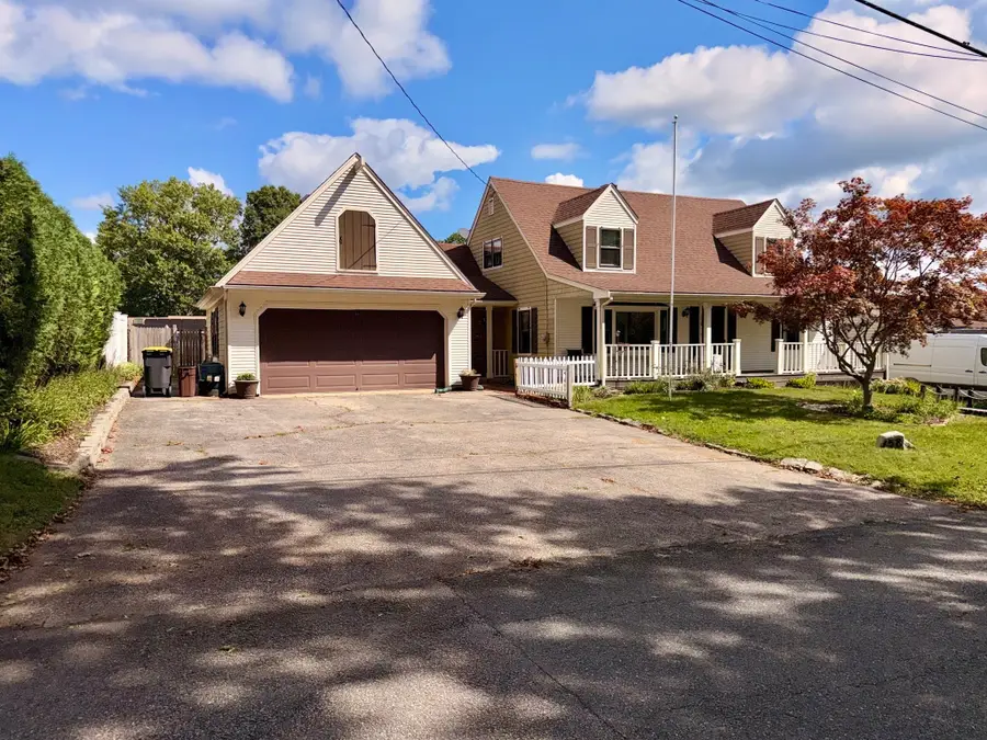 158 Vermont Ave, Somerset, MA 02726 - #2