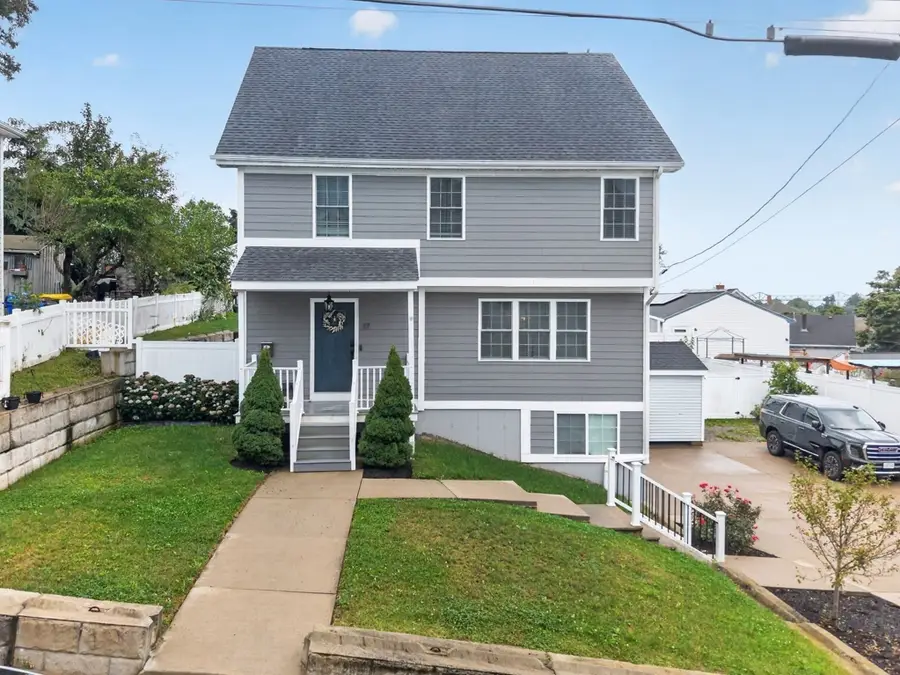 17 Montgomery St, Fall River, MA 02720 - #3