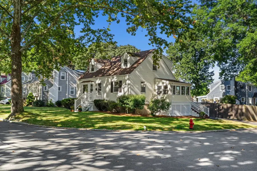 27 Sycamore Road, Melrose, MA 02176 - #3