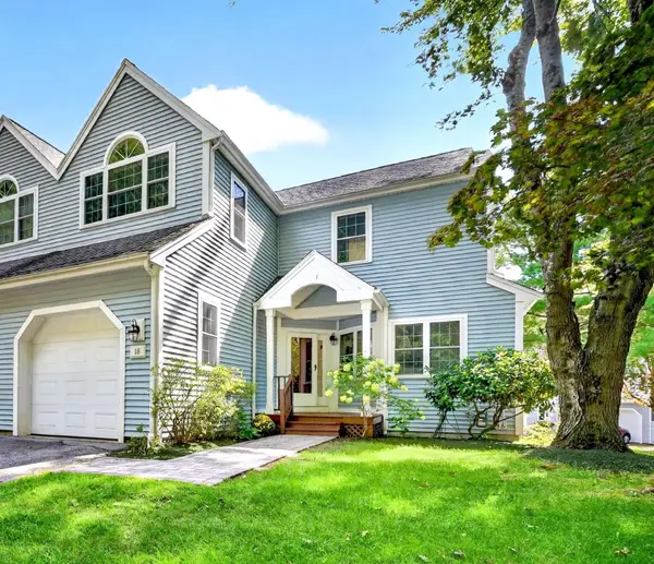 18 Knollwood Court #18, Burlington, MA 01803