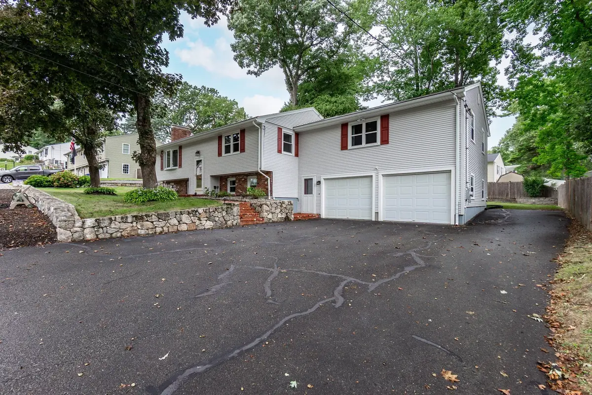 7 Stoney Brook Ln, Milford, MA 01757 - #1