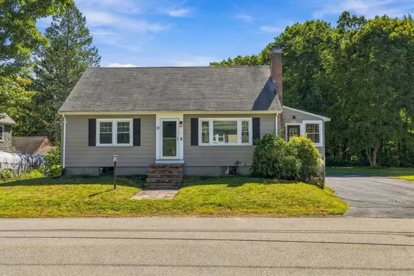 38 Park Ave, Reading, MA 01867