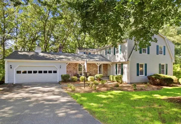 64 Cambridge Cir, Longmeadow, MA 01106