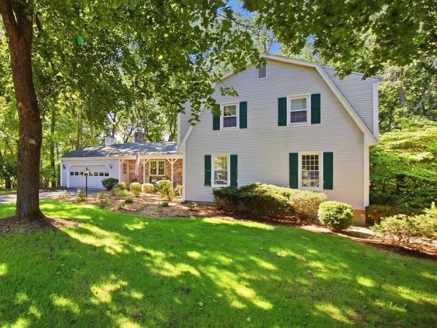 64 Cambridge Cir, Longmeadow, MA 01106 - #2