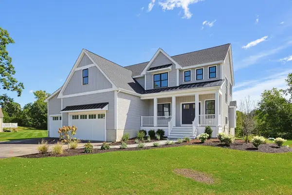 4 Julia Lane, Mansfield, MA 02048