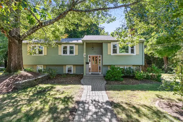 26 Atherton Rd, Foxboro, MA 02035