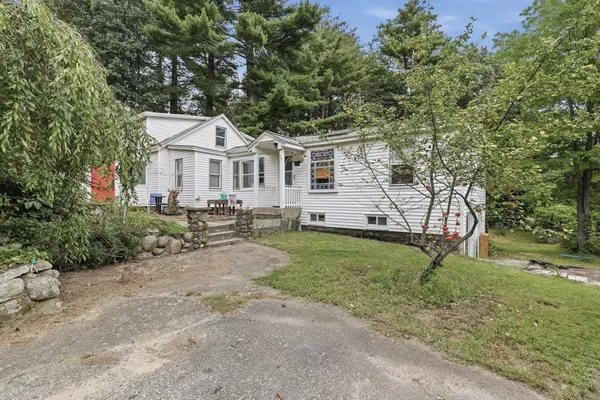 15 Putnam Road, Chelmsford, MA 01863