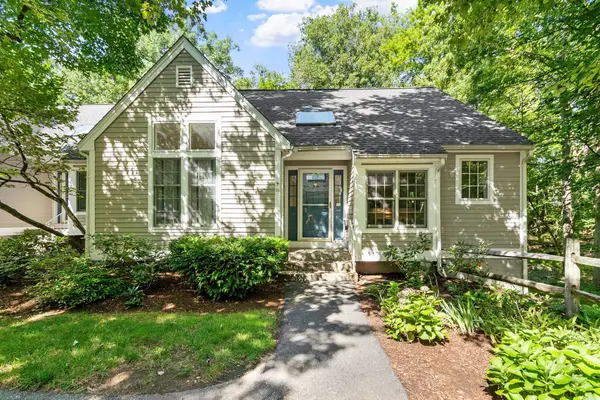 36 Brewster Ln #36, Acton, MA 01720