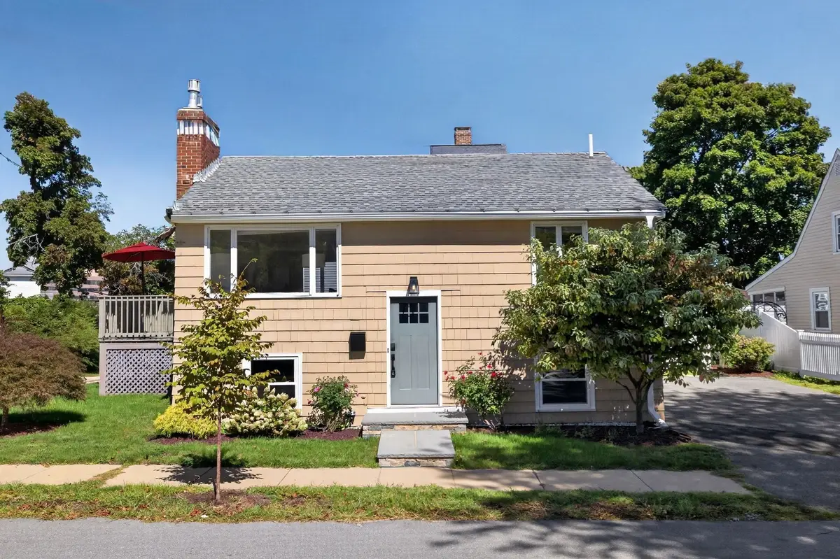 95 Winthrop St, Waltham, MA 02453 - #1