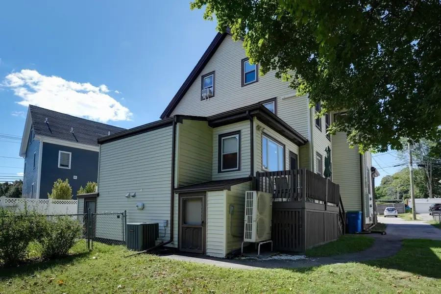 9 Ash St #1, Belmont, MA 02478 - #3