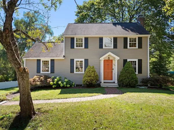 310 Concord Ave, Lexington, MA 02421