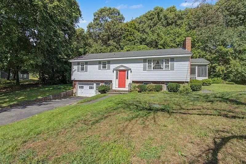 11 Federal Street, Blackstone, MA 01504 - #2