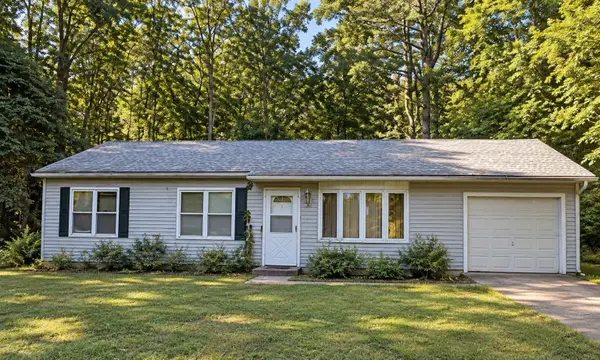 8 Cornell Cir, Dartmouth, MA 02748