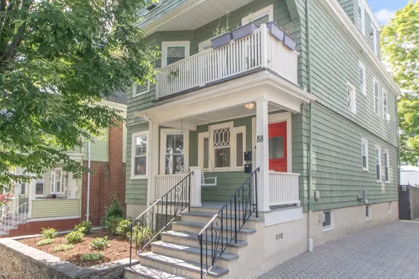 88 Bartlett St #1, Somerville, MA 02145
