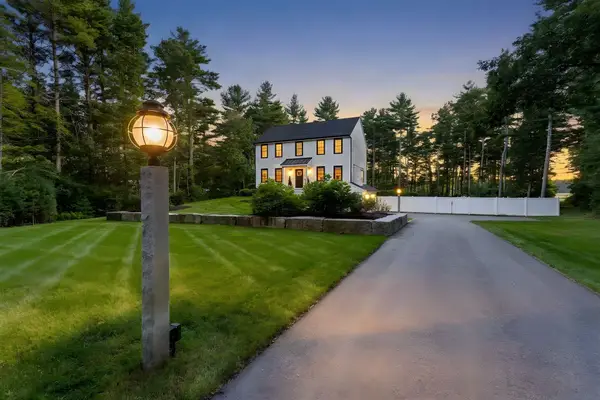 35 Rocky Meadow St, Middleboro, MA 02346