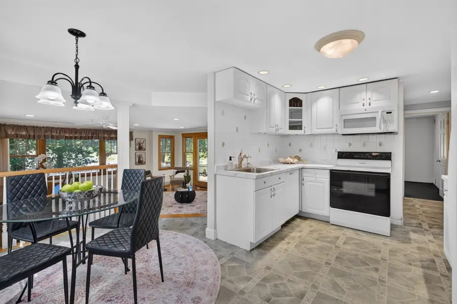 10 Stanton St, Saugus, MA 01906 - #3