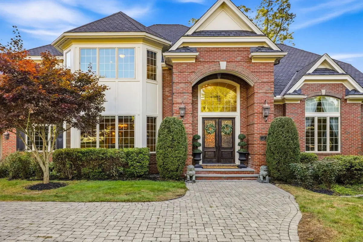 12 Prides Circle, Andover, MA 01810 - #1
