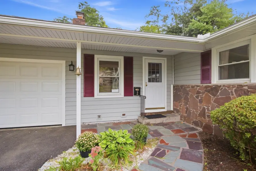 2 Drake Lane, Holyoke, MA 01040 - #2
