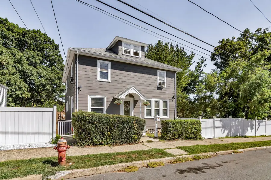 64 Webster St, Lynn, MA 01902 - #3