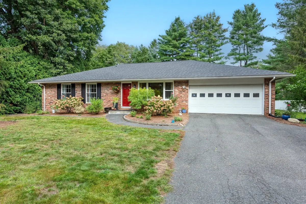 69 Grantwood Dr, Amherst, MA 01002 - #1
